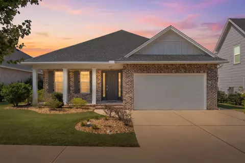 109 Raiders Trl, Valparaiso, FL 32580