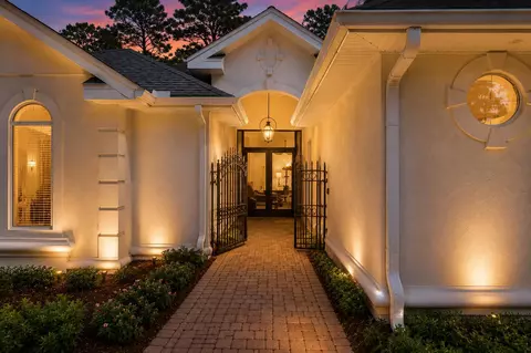 831 Coldwater Creek Cir, Niceville, FL 32578