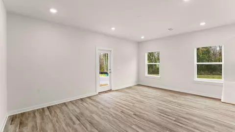 Living - 96 Stern St, Freeport, FL 32439 photo 2 of 2