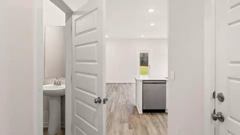 Entry Way - 96 Stern St, Freeport, FL 32439 photo 6 of 7