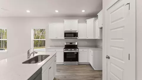 Kitchen - 96 Stern St, Freeport, FL 32439 photo 2 of 4