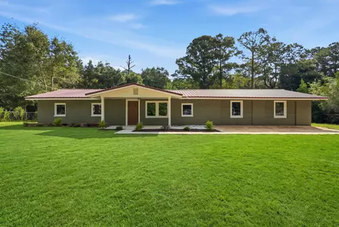 4104 County Highway 1087, Defuniak Springs, FL 32433