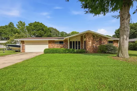 628 NE Powell Dr, Fort Walton Beach, FL 32547