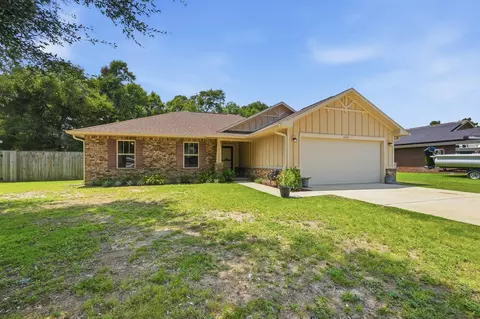 Exterior - 4325 Glen Forest Dr, Milton, FL 32583 photo 2 of 13