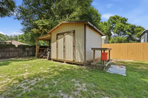 Exterior - 4325 Glen Forest Dr, Milton, FL 32583 photo 12 of 13