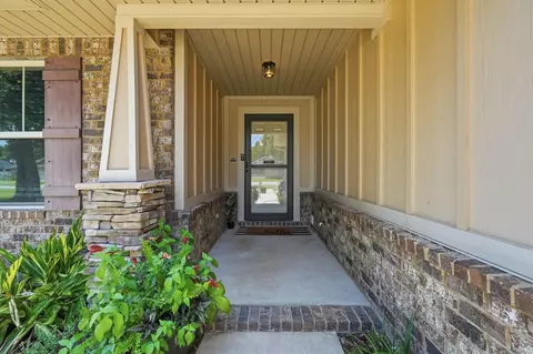 Entry Way - 4325 Glen Forest Dr, Milton, FL 32583 photo 1 of 4