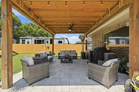 Exterior - 4325 Glen Forest Dr, Milton, FL 32583 photo 6 of 13