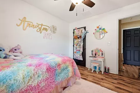 Bedroom - 4325 Glen Forest Dr, Milton, FL 32583 photo 6 of 6