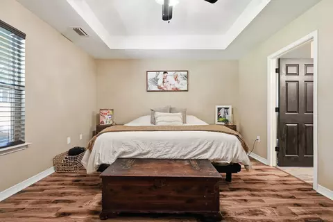 Bedroom - 4325 Glen Forest Dr, Milton, FL 32583 photo 2 of 6