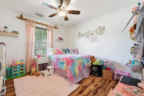 Bedroom - 4325 Glen Forest Dr, Milton, FL 32583 photo 5 of 6