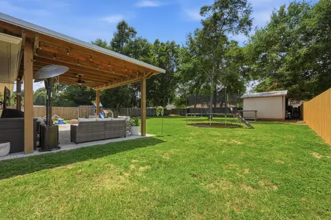 Exterior - 4325 Glen Forest Dr, Milton, FL 32583 photo 8 of 13
