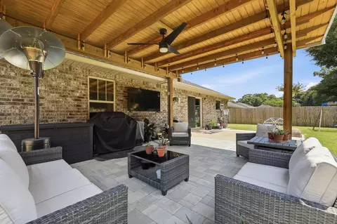Exterior - 4325 Glen Forest Dr, Milton, FL 32583 photo 7 of 13