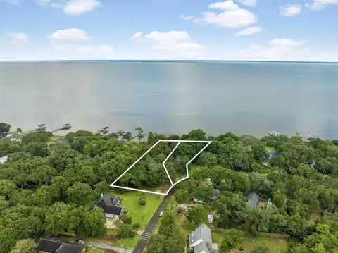 9 10 Cedar Beach Cv, Freeport, FL 32439 photo 4