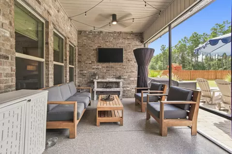 Exterior - 154 Campfire Cv, Freeport, FL 32439 photo 3 of 31