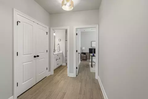Entry Way - 154 Campfire Cv, Freeport, FL 32439 photo 8 of 12