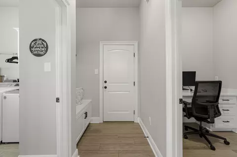 Entry Way - 154 Campfire Cv, Freeport, FL 32439 photo 3 of 12