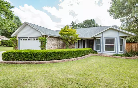 Exterior - 107 Kipling Dr, Crestview, FL 32539 photo 3 of 15