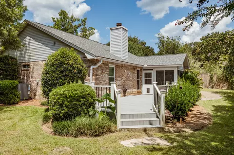 Exterior - 107 Kipling Dr, Crestview, FL 32539 photo 12 of 15