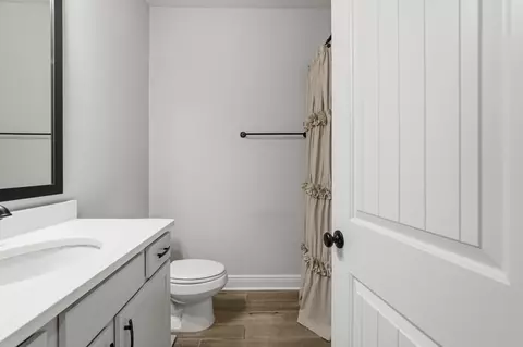 Bath - 395 Constellation Ave, Freeport, FL 32439 photo 2 of 3