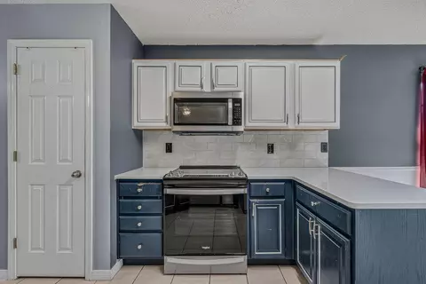 Kitchen - 101 Conquest Ave, Crestview, FL 32536 photo 4 of 6
