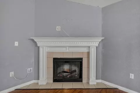 Living - 101 Conquest Ave, Crestview, FL 32536 photo 4 of 7