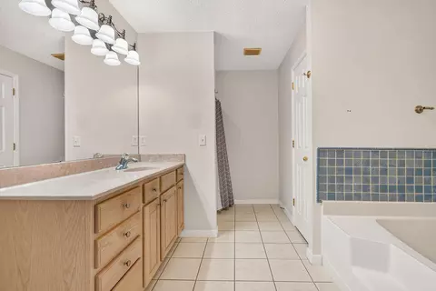 Bath - 101 Conquest Ave, Crestview, FL 32536 photo 4 of 5