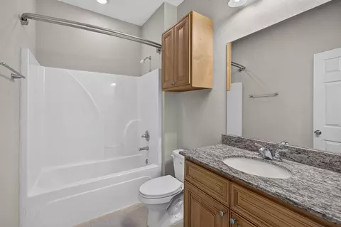 Bath - 408 Arbor Lake Dr, Crestview, FL 32536 photo 1 of 4