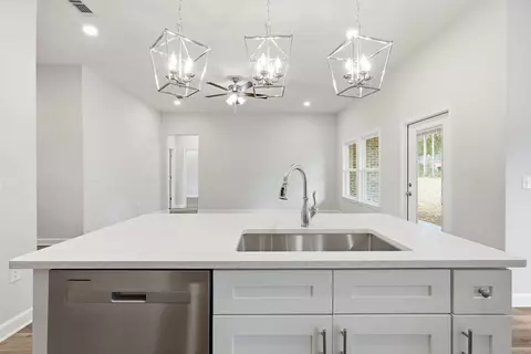 Kitchen - 1018 Rin Ct, Milton, FL 32583 photo 2 of 4
