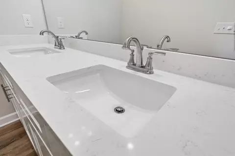 Bath - 1018 Rin Ct, Milton, FL 32583 photo 1 of 3