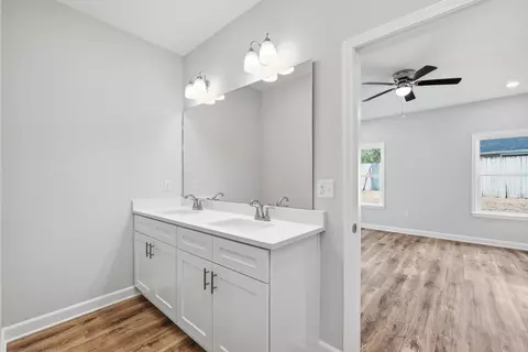 Entry Way - 1018 Rin Ct, Milton, FL 32583 photo 9 of 10
