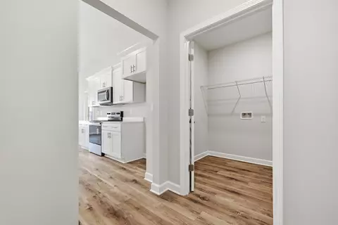 Entry Way - 1018 Rin Ct, Milton, FL 32583 photo 7 of 10
