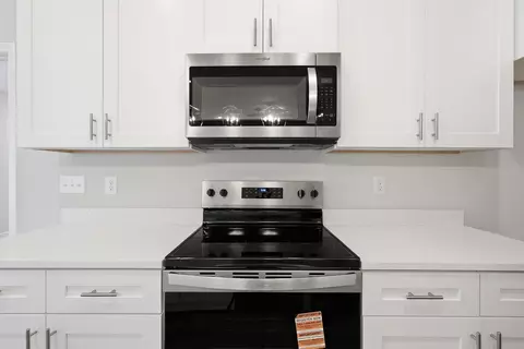 Kitchen - 1018 Rin Ct, Milton, FL 32583 photo 4 of 4