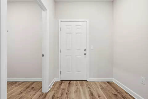 Entry Way - 1018 Rin Ct, Milton, FL 32583 photo 6 of 10