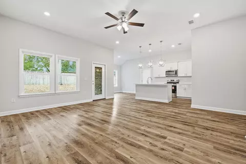 Living - 1018 Rin Ct, Milton, FL 32583 photo 2 of 4