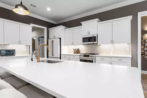 Kitchen - 148 Flora Ln, Freeport, FL 32439 photo 1 of 5