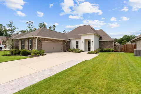Exterior - 148 Flora Ln, Freeport, FL 32439 photo 2 of 7