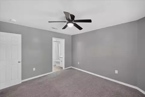 Bedroom - 326 Lakeview Dr, Crestview, FL 32536 photo 3 of 7