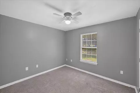 Bedroom - 326 Lakeview Dr, Crestview, FL 32536 photo 6 of 7