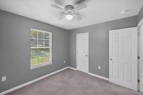 Bedroom - 326 Lakeview Dr, Crestview, FL 32536 photo 7 of 7