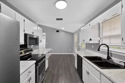 Kitchen - 326 Lakeview Dr, Crestview, FL 32536 photo 1 of 2