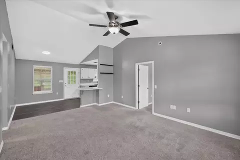 Living - 326 Lakeview Dr, Crestview, FL 32536 photo 4 of 4