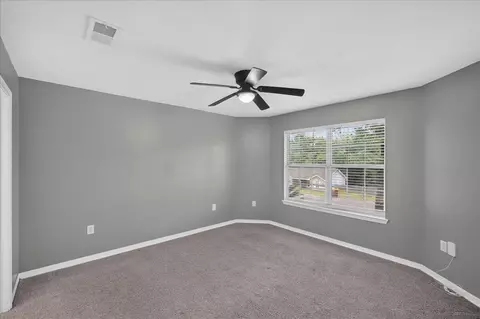 Bedroom - 326 Lakeview Dr, Crestview, FL 32536 photo 1 of 7