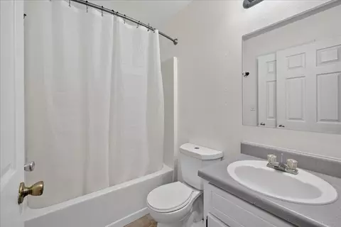 Bath - 326 Lakeview Dr, Crestview, FL 32536 photo 1 of 2