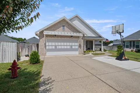 106 Amelia Rae Cir, Valparaiso, FL 32580