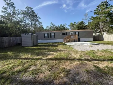 173 E Lafavre Ln, Defuniak Springs, FL 32433