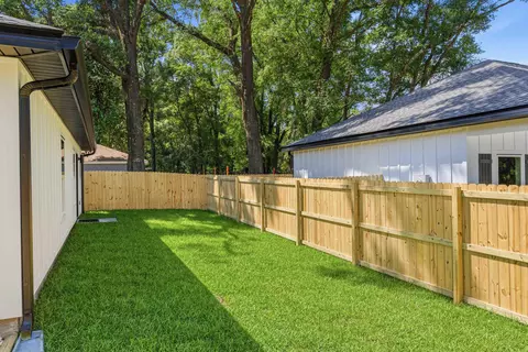 Exterior - 150 N Booker St, Crestview, FL 32536 photo 4 of 4