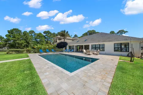 Exterior - 229 Crest Dr, Miramar Beach, FL 32550 photo 13 of 20