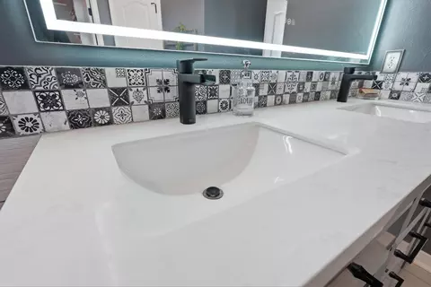 Bath - 416 Peoria Blvd, Crestview, FL 32536 photo 5 of 8