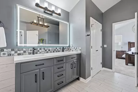 Bath - 416 Peoria Blvd, Crestview, FL 32536 photo 4 of 8