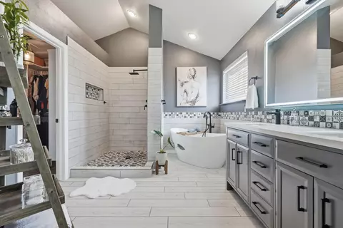 Bath - 416 Peoria Blvd, Crestview, FL 32536 photo 2 of 8